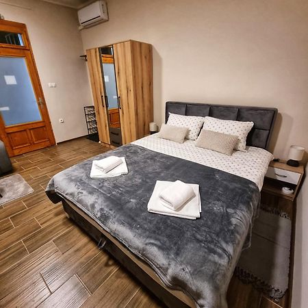 Dorce Apartmani Horgos Exteriör bild