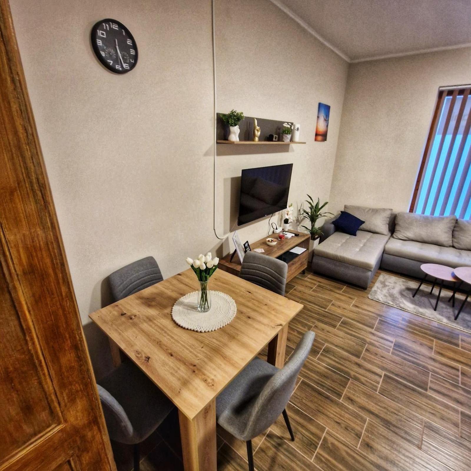 Dorce Apartmani Horgos Exteriör bild